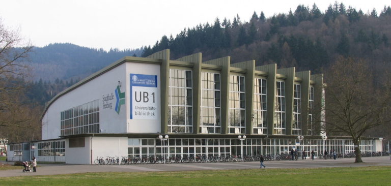 Stadthalle_Freiburg_aus_Wikipedia